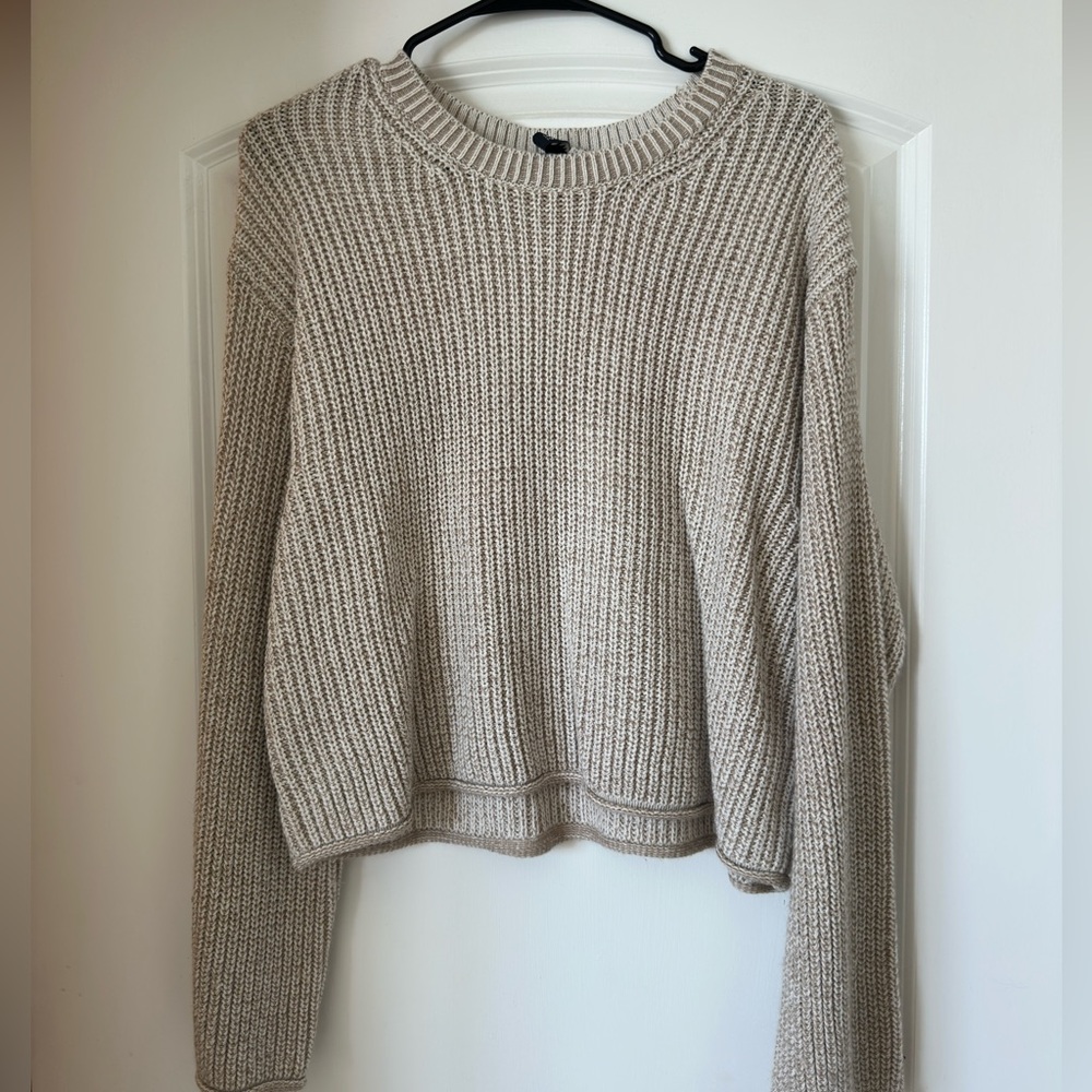 H&M Cream cropped sweater
